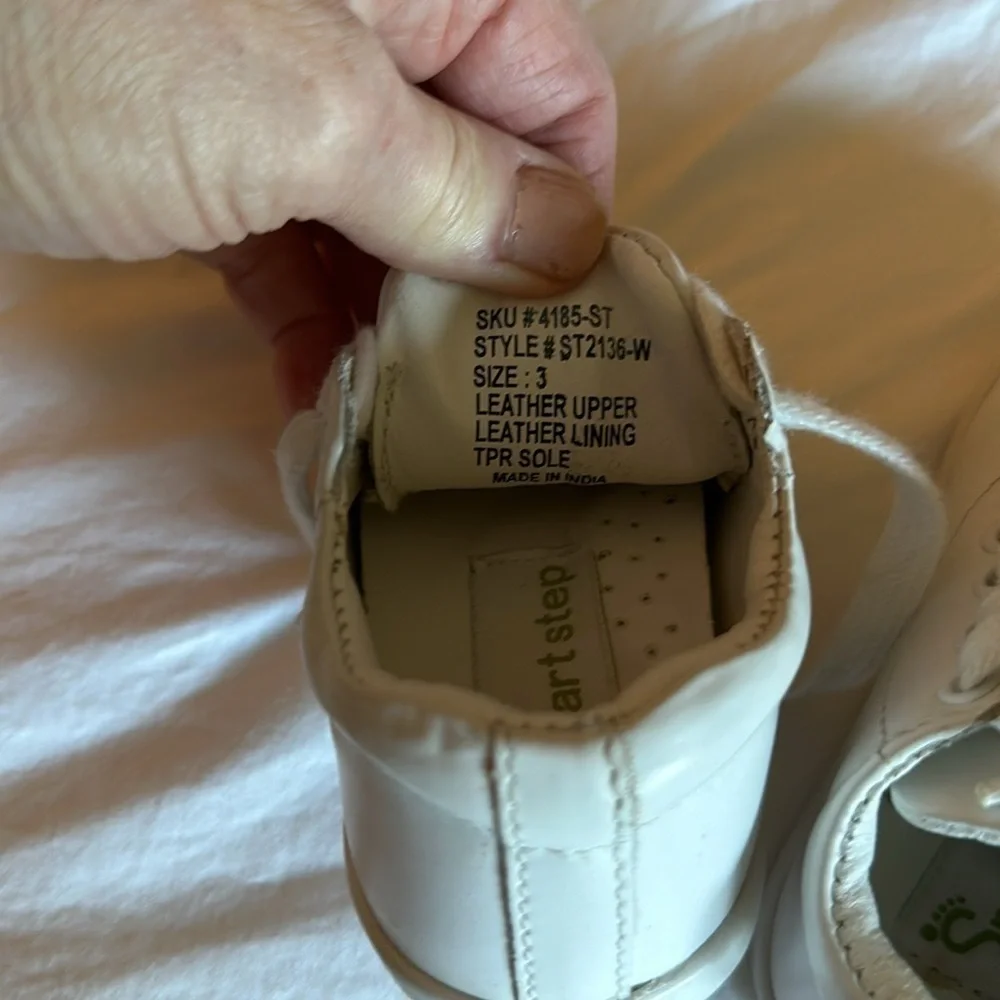Smart Steps leather baby shoes size 3 like new